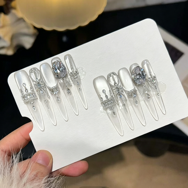 Light luxury flash pure manual drilling clear cold wind wearing armor silver temperament white wearing armor