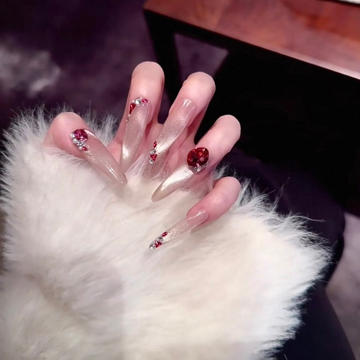Summer's hottest glass bead cat eye gel polish! this porcelain white, high-density magnetic powder creates a stunning, high-end, and intensely shimmering cat eye effect that really makes your nails pop