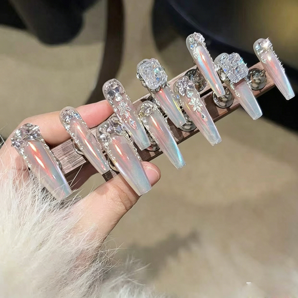 Handmade full diamond heavy industry spring blush gradual change wearing armor white cat eye spring wearing armor