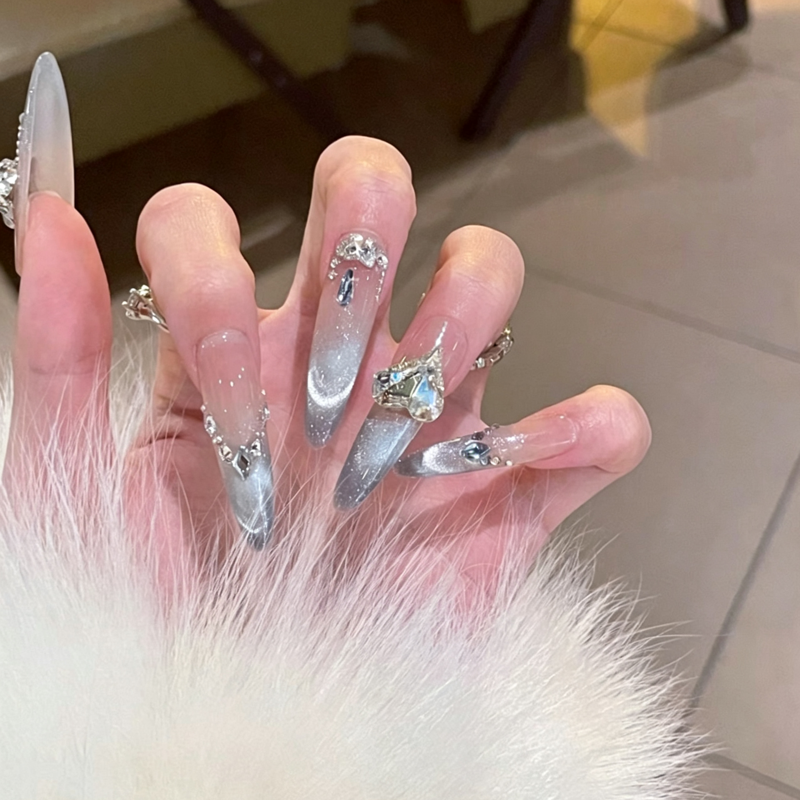 Light blue smile French cat's eye temperament light luxury high-end atmosphere crooked heart diamond hand-worn armor