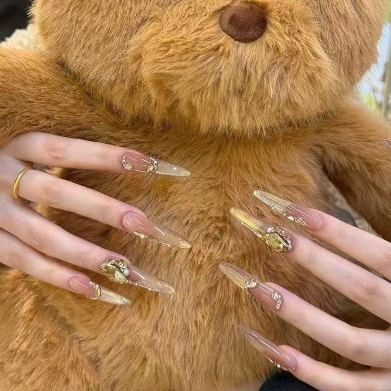 Extravagant atmosphere, handmade customized manicure, wearing manicure, sparkling Huazi diamond chain, cat's eye manicure
