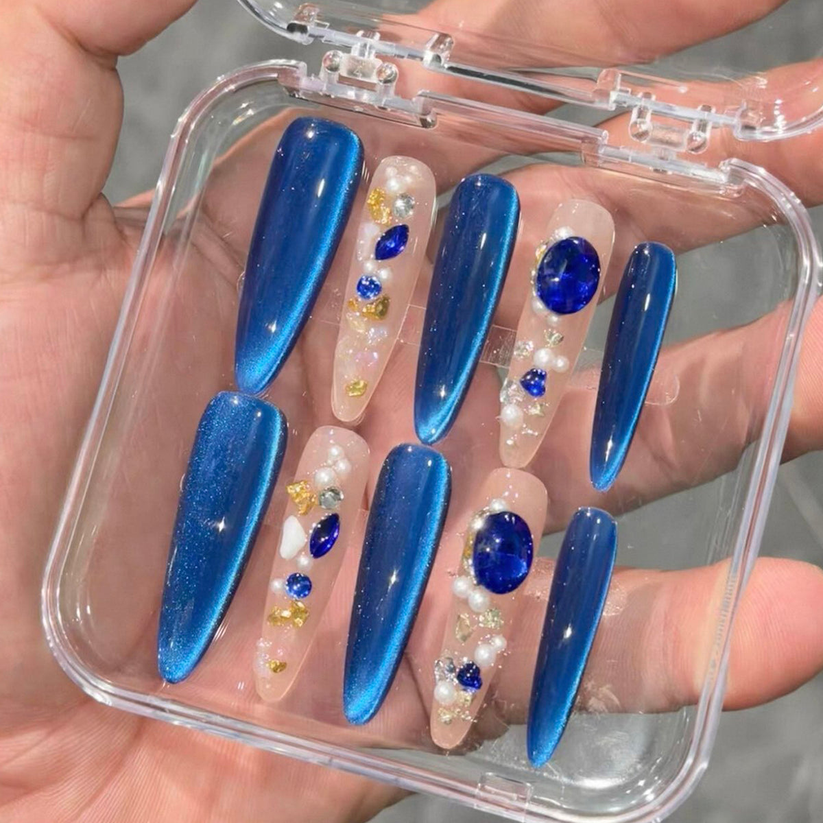 Blue-toned, "rich girl" style, handmade press-on nails: high-end, sparkling rhinestone ball, fresh & chic manicure