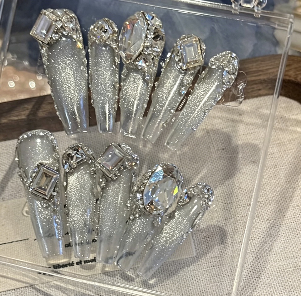 Cat eye wedding nails ins high-end whitening handmade wear nails personalized manicure bridal nails
