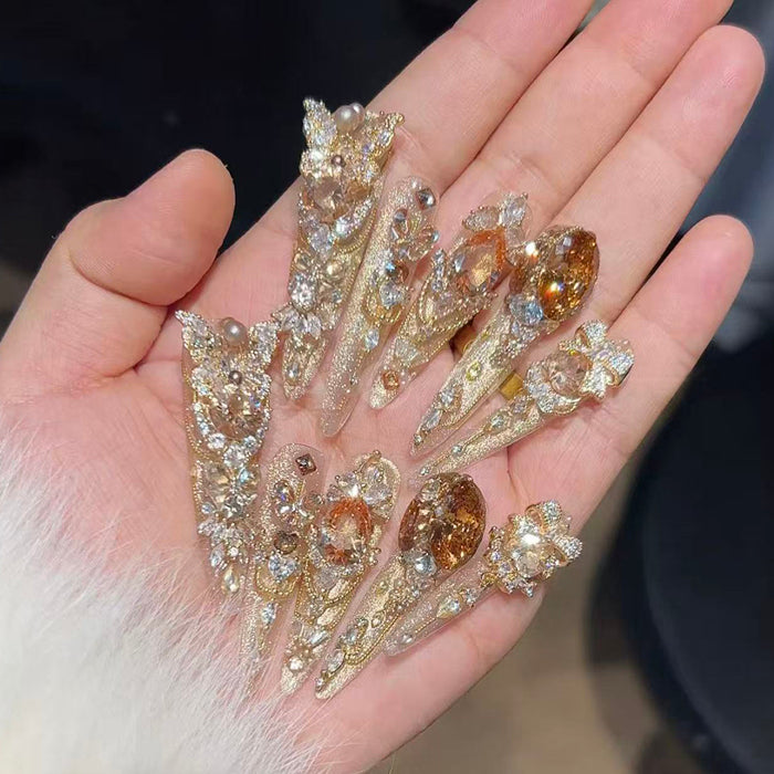 Explosive hand-worn armor, thin dog tip full of diamonds, heavy industry pure desire to smudge advanced wear manicure