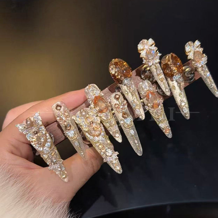 Explosive hand-worn armor, thin dog tip full of diamonds, heavy industry pure desire to smudge advanced wear manicure