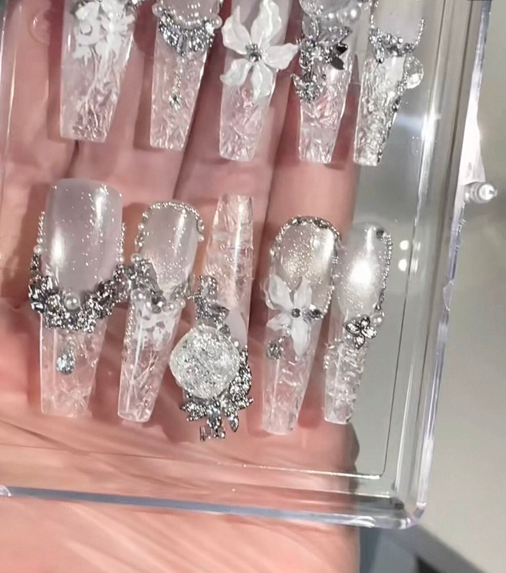 Glazed ice through cat's eye ice flower pure hand-worn armor high luxury gold temperament white removable nail patch