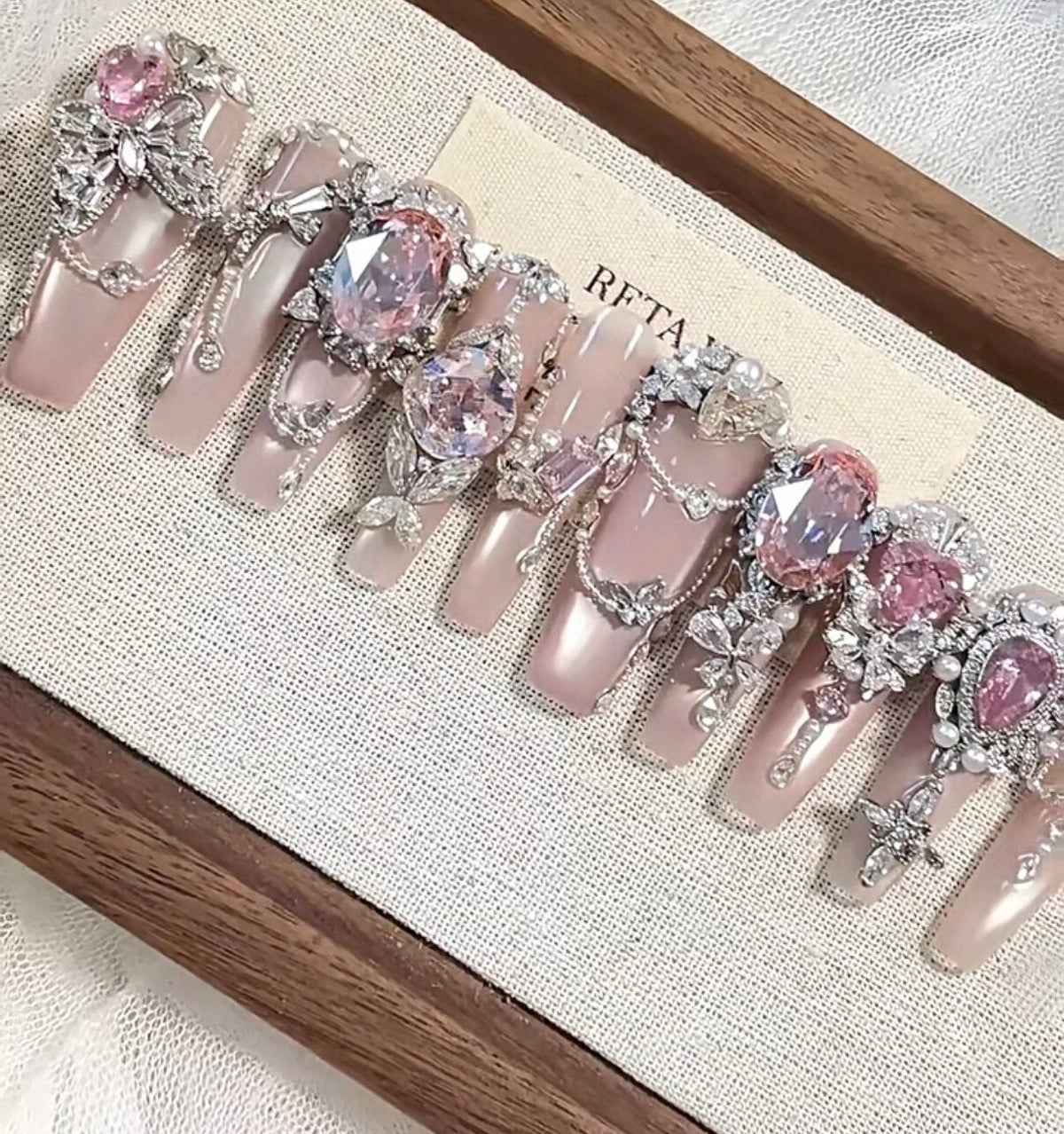 Pink palace cat eye full diamond sparkling handmade customizable wearable nails light luxury heavy industry detachable nails manicure