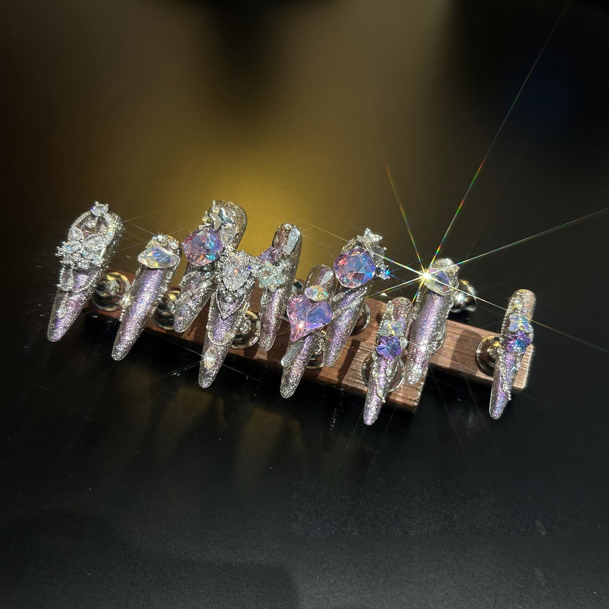 Explosive handmade wearable nails, thin dog tips, full of diamonds, heavy industry french brocade, whitening, high-end wearable manicure
