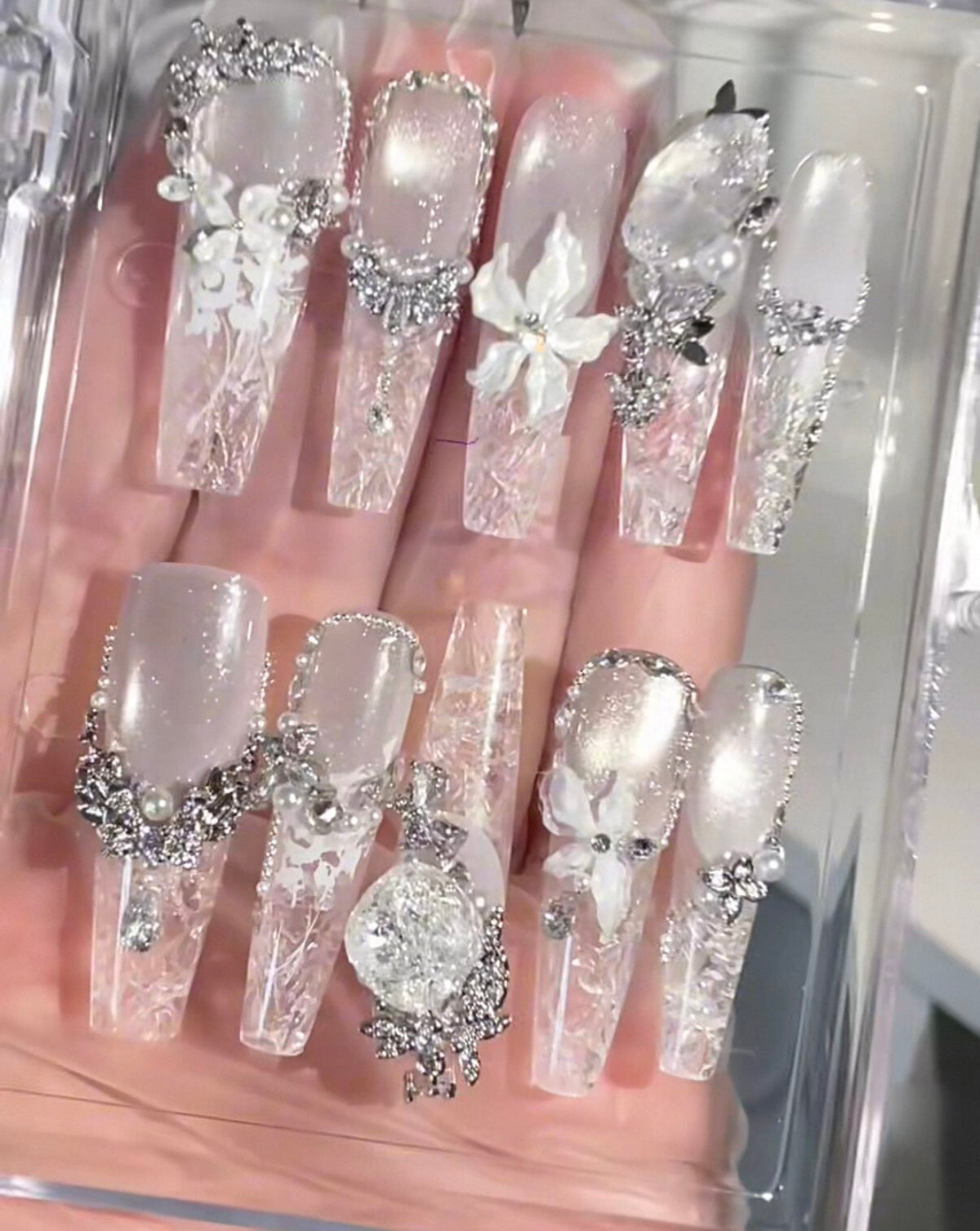 Glazed ice through cat's eye ice flower pure hand-worn armor high luxury gold temperament white removable nail patch