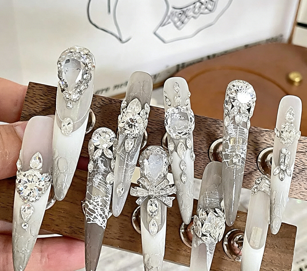Full diamond flash full zirconium crocodile pattern handmade customizable wearable armor accessible luxury heavy industry detachable manicure