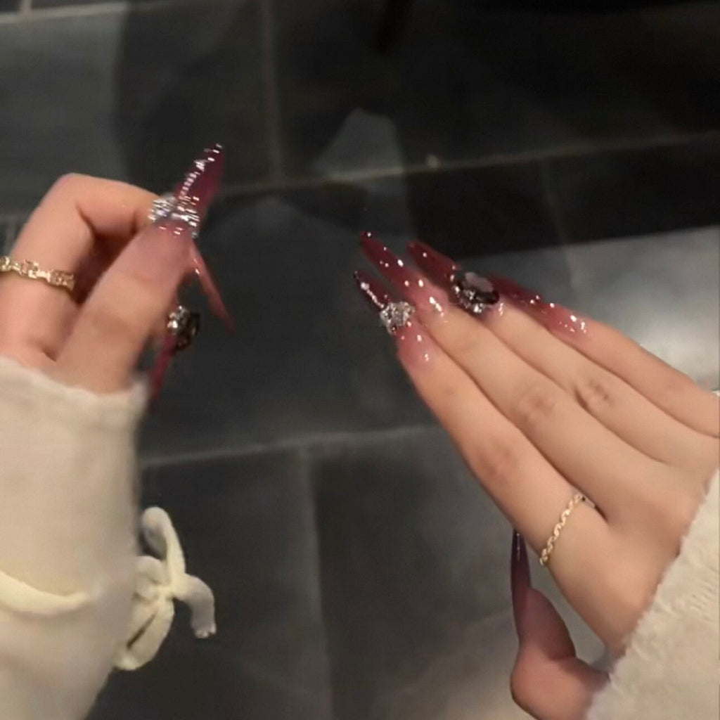 High-end, whitening, gradient cherry color, french diamond, fine long hand-worn nails