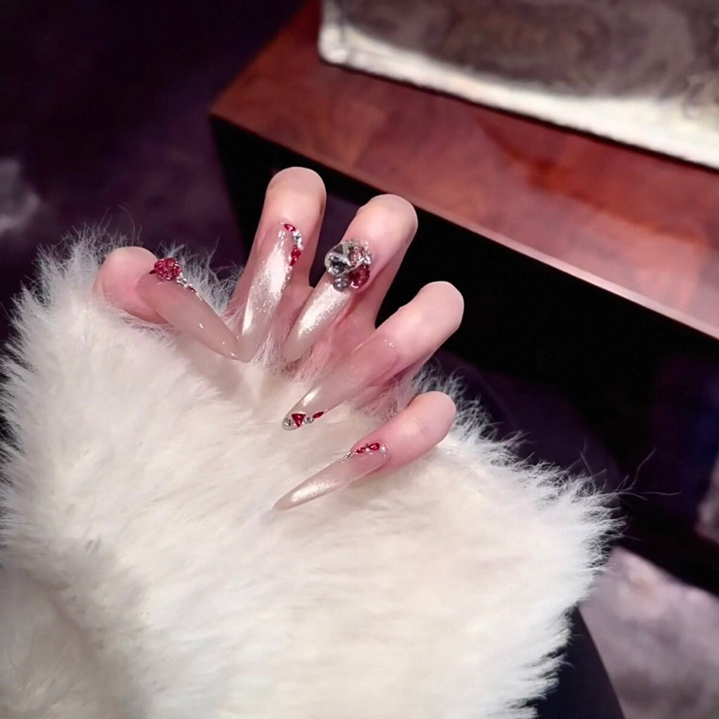 Summer's hottest glass bead cat eye gel polish! this porcelain white, high-density magnetic powder creates a stunning, high-end, and intensely shimmering cat eye effect that really makes your nails pop