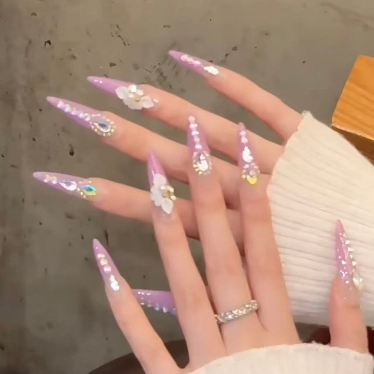 Handmade press-on nails, full diamond floral design, irregular shaped rhinestones, extra long length, whitening effect, high-end manicure, nail stickers
