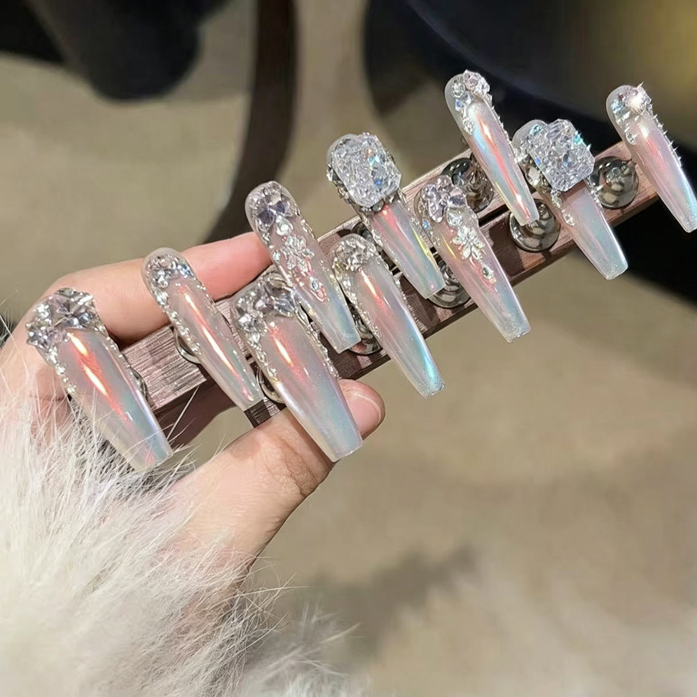 Handmade full diamond heavy industry spring blush gradual change wearing armor white cat eye spring wearing armor