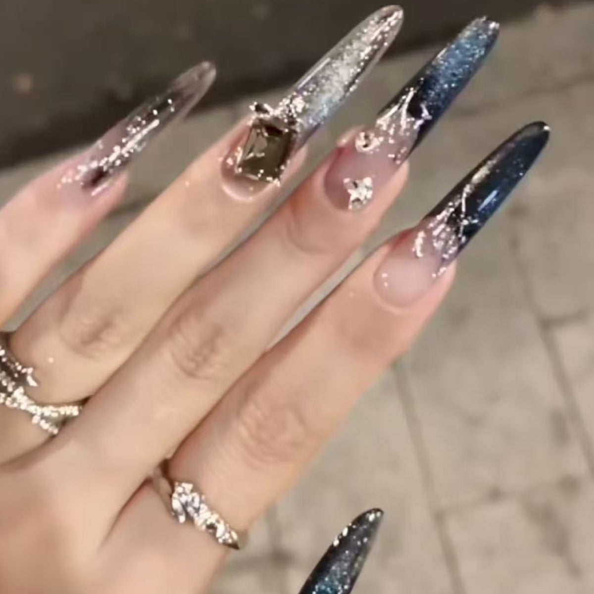 Pure handmade Spice Girl black and silver manicure temperament smudged cat eye flash Japanese wear armor