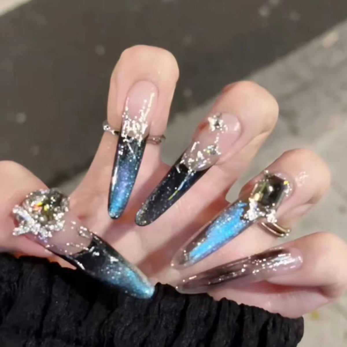 Pure handmade Spice Girl black and silver manicure temperament smudged cat eye flash Japanese wear armor