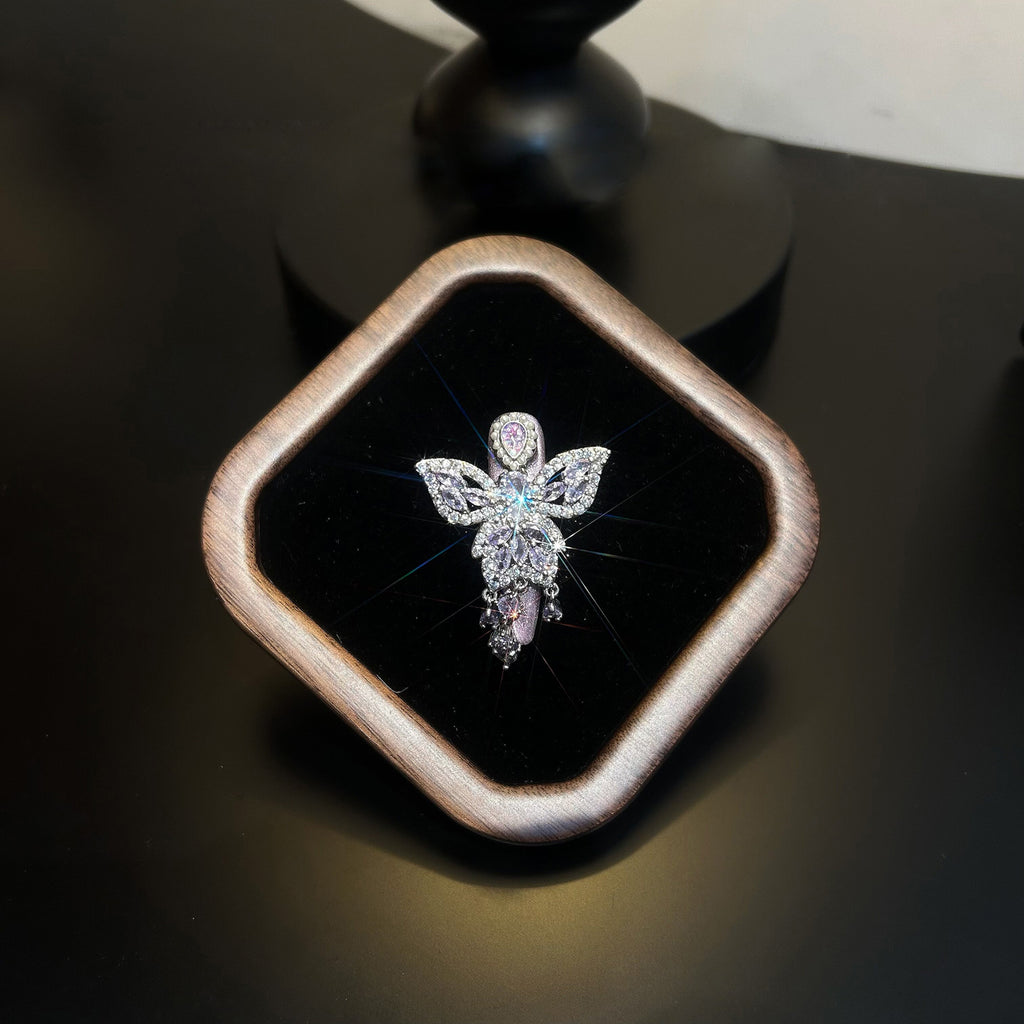Explosive handmade wearable nails, thin dog tips, full of diamonds, heavy industry french brocade, whitening, high-end wearable manicure