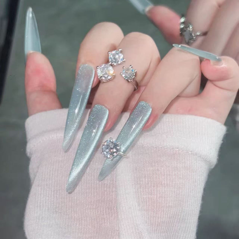 Wear long nail styles, high-end light luxury nail patches, beautiful handmade brides wear nail art