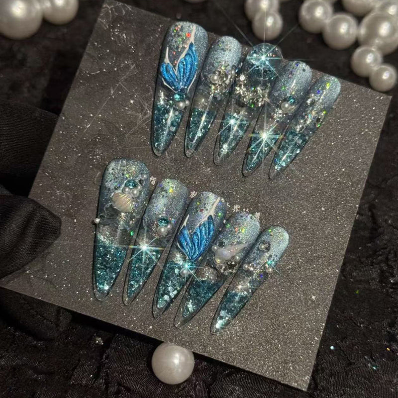Handmade manicure wearing nail quicksand marine cat eye manicure