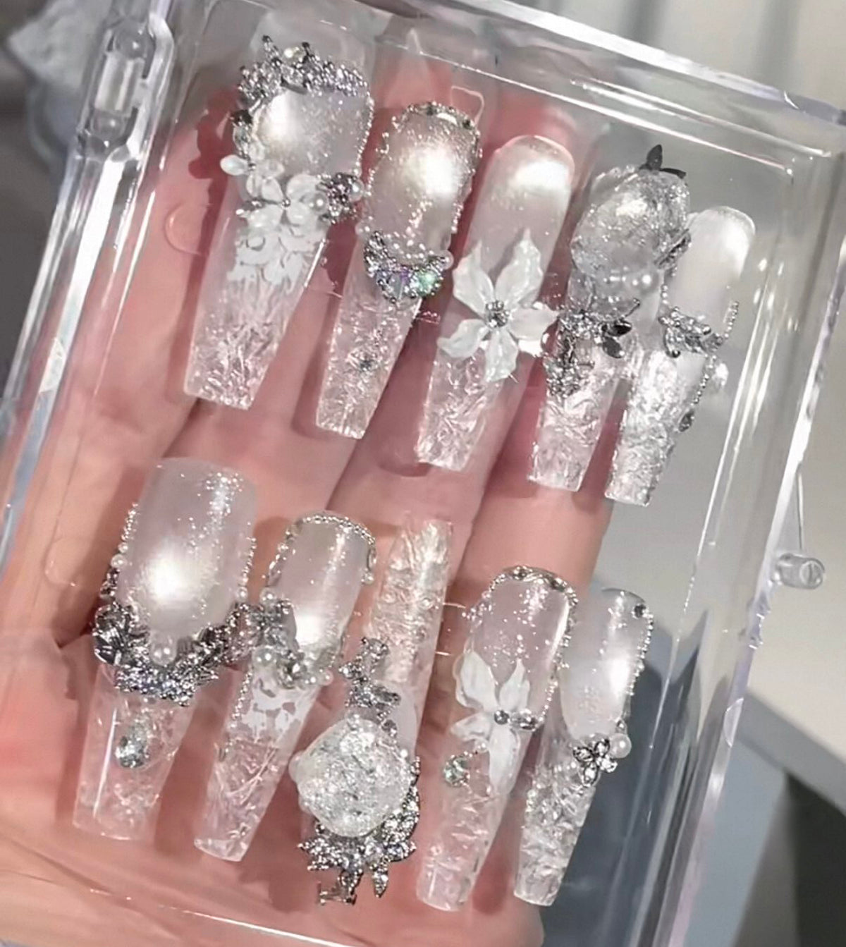 Glazed ice through cat's eye ice flower pure hand-worn armor high luxury gold temperament white removable nail patch