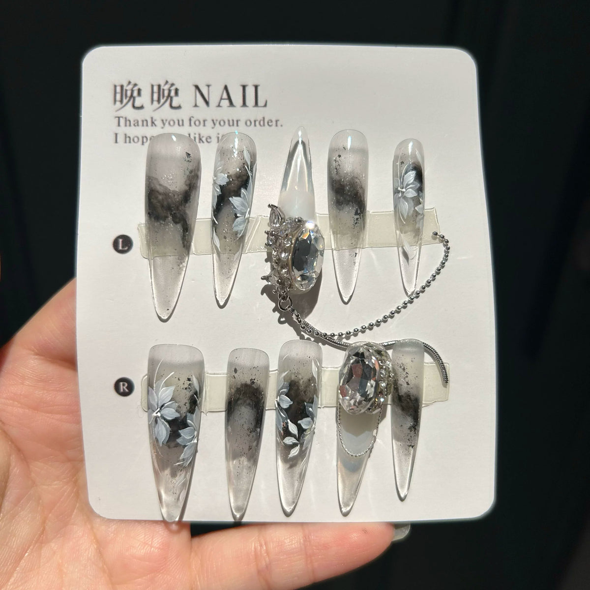 Purely handmade armor hand-painted smudged classy dongzhou diamond-like manicure patch finished fake nails whitening