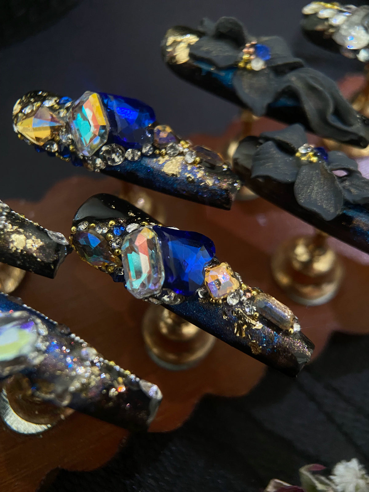 Gilt flower carved manicure cat eye full zircon diamond handmade wearable nails personalized detachable nail stickers manicure tablets