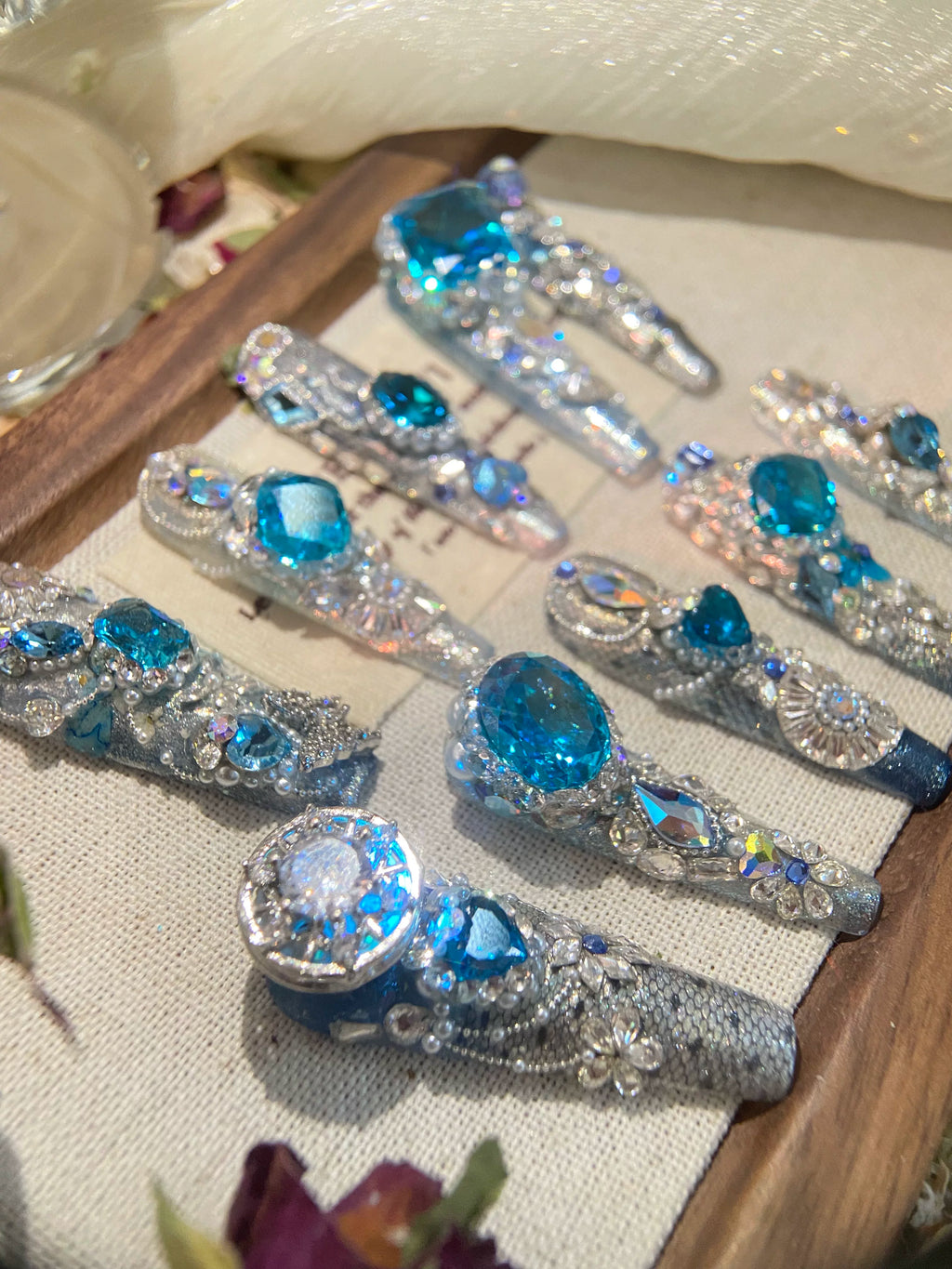 Heavy industry blue printed light-up model huazi ice-cut zircon diamond handmade wearable nails personalized detachable nails manicure