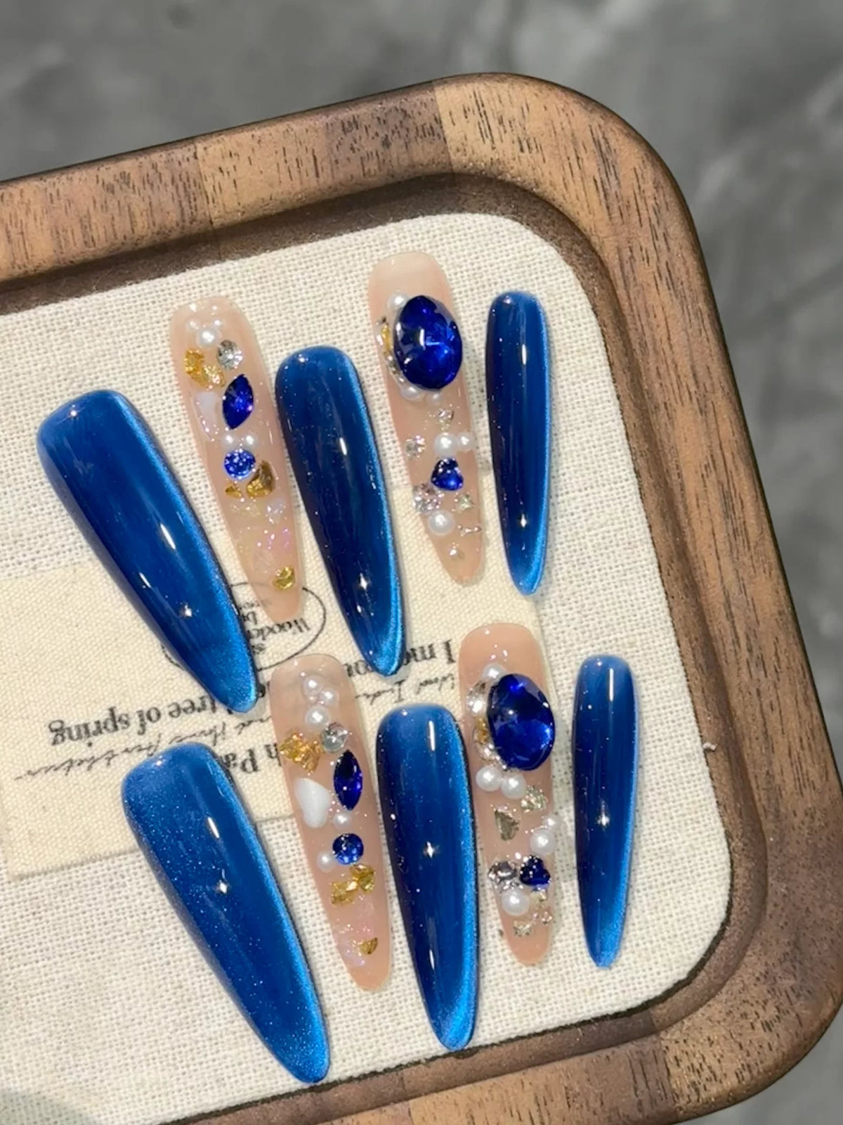 Blue-toned, "rich girl" style, handmade press-on nails: high-end, sparkling rhinestone ball, fresh & chic manicure