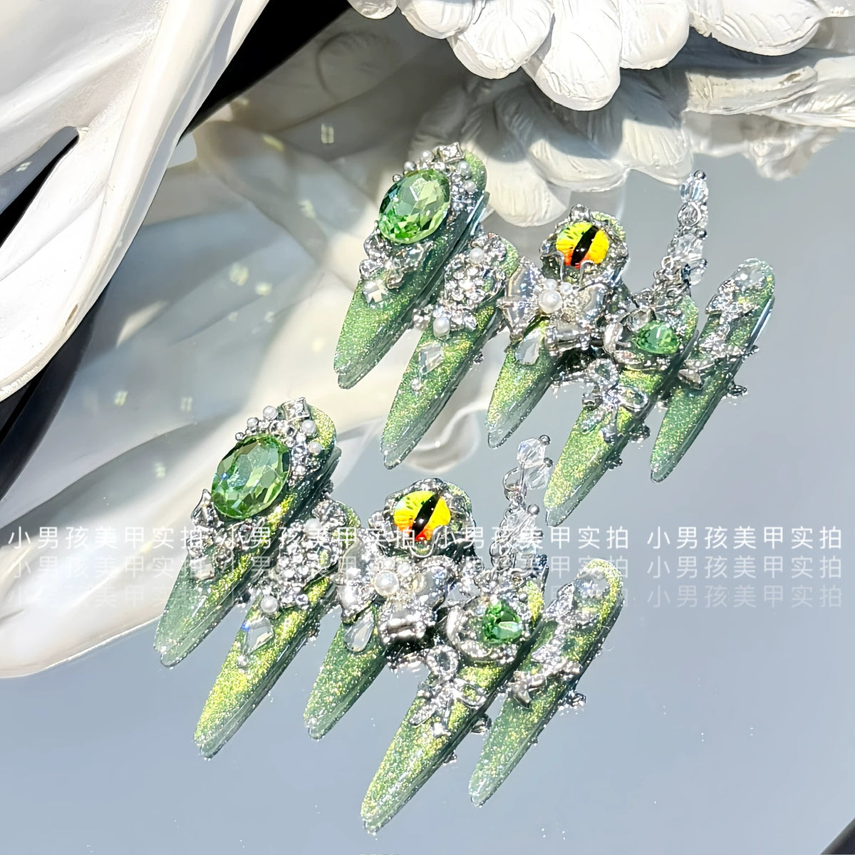 Handmade press-on nails, removable nail art, luxury green cat eye with pendant chain