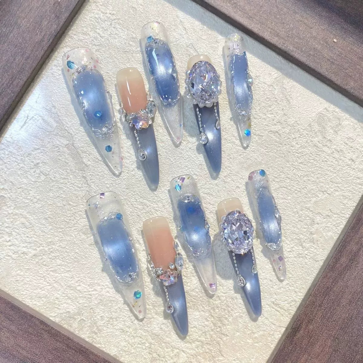 Purely handmade armor blue cat eye star zircon diamond pearl broken diamond blue diamond whiteelegant thin dog long pointed fall and winter