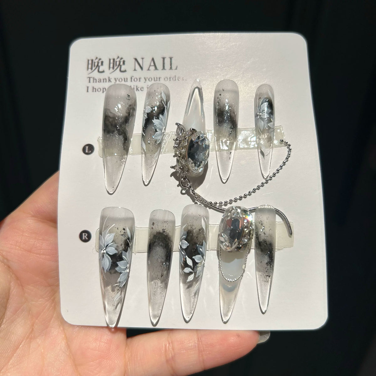 Purely handmade armor hand-painted smudged classy dongzhou diamond-like manicure patch finished fake nails whitening
