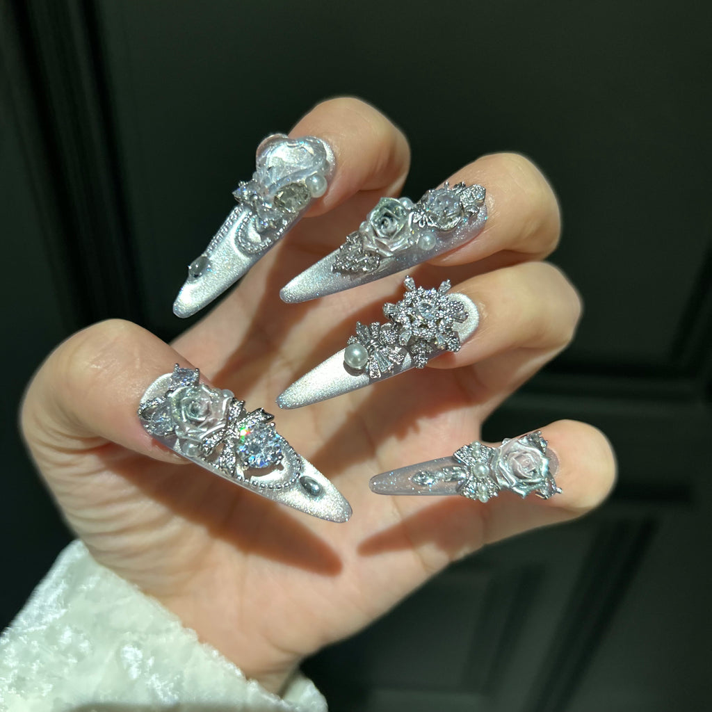 Handmade press-on nails, premium full zircon snowflake design, light luxury mid-length, cute style, exquisite and flattering