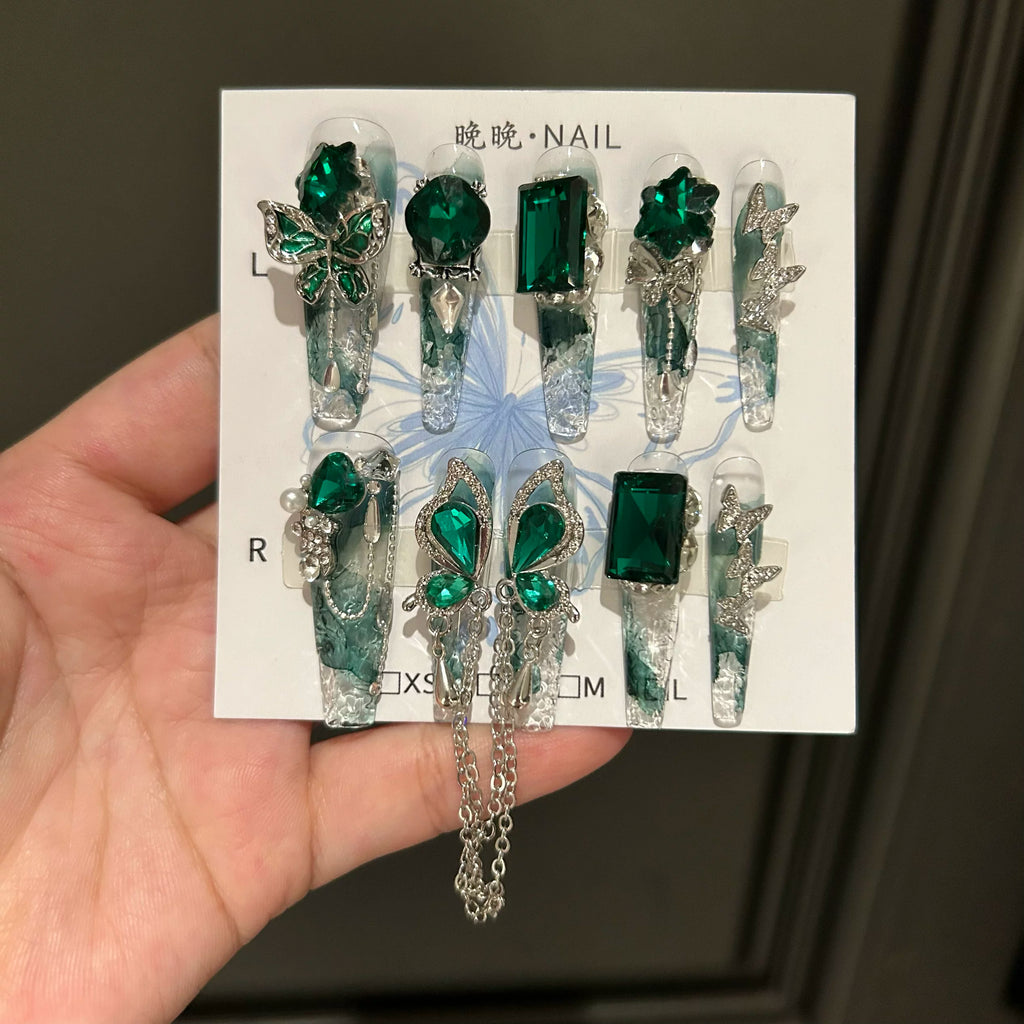 Hand-worn armor, green bow chain, high-end whitening nail patch, broken ice and ice glass armor.
