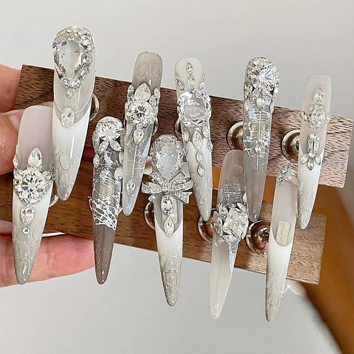 Full diamond flash full zirconium crocodile pattern handmade customizable wearable armor accessible luxury heavy industry detachable manicure