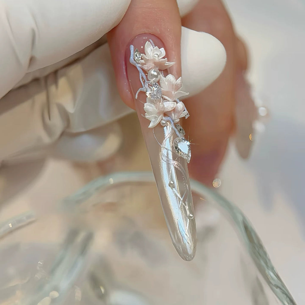 Spring and summer handmade popular wear-resistant long pointed nails stereo carved cat eye show off fake nails finished wedding nails