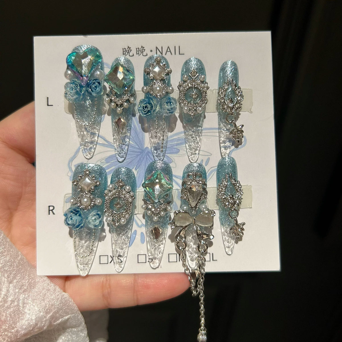 Hand-worn nail Glazed nail Crushed ice Blue bow Nail patch Finished fake nail