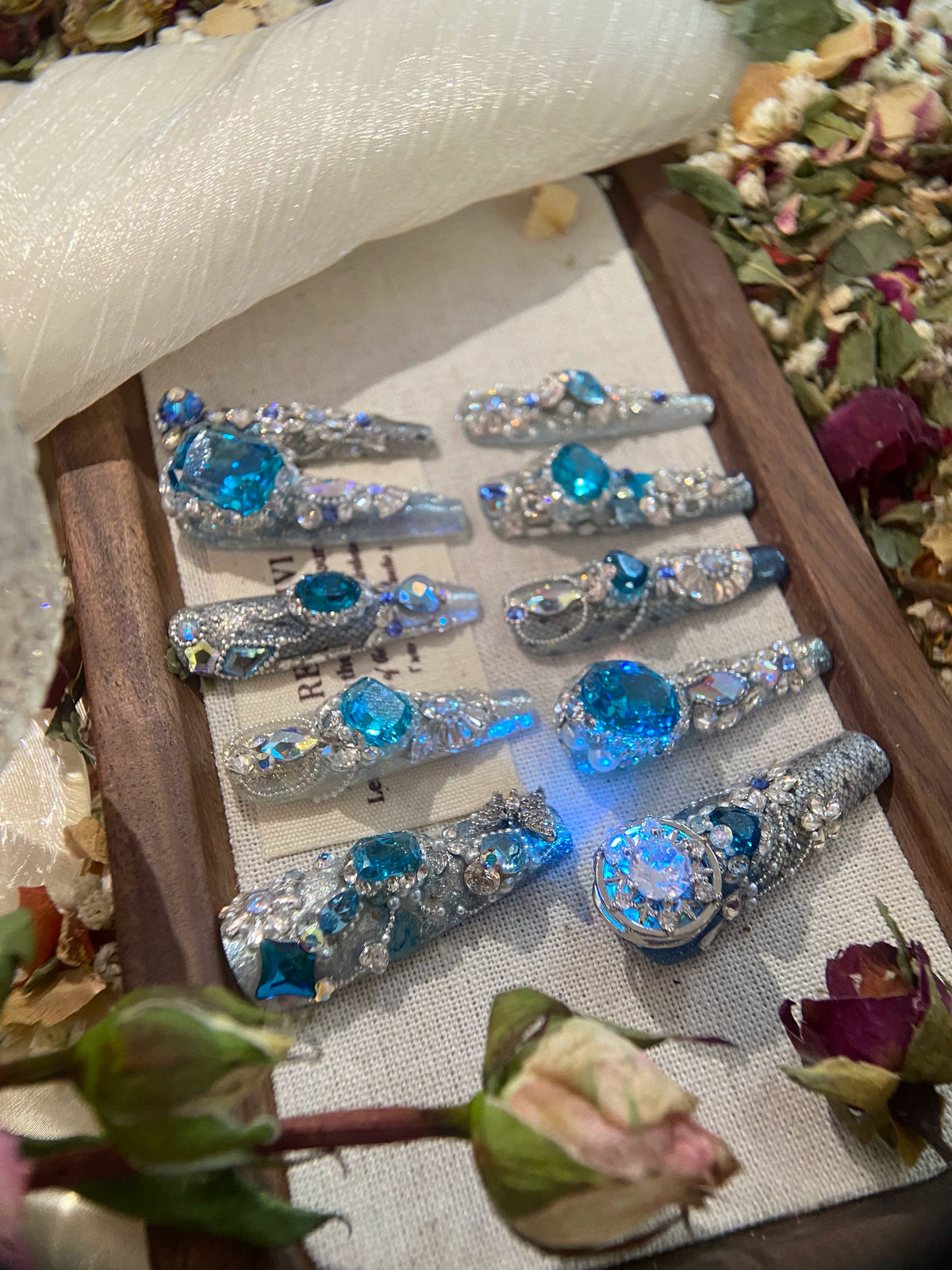 Heavy industry blue printed light-up model huazi ice-cut zircon diamond handmade wearable nails personalized detachable nails manicure