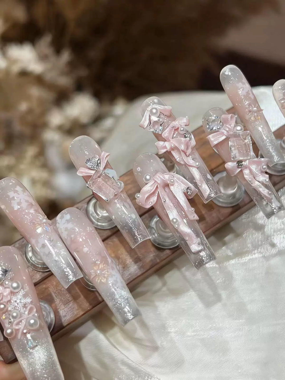 Snowflake silk press-on nails, handmade, wearable manicure, nail stickers, removable, reusable