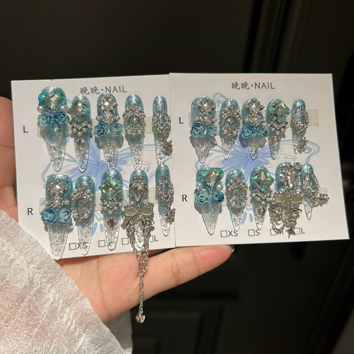 Hand-worn nail Glazed nail Crushed ice Blue bow Nail patch Finished fake nail