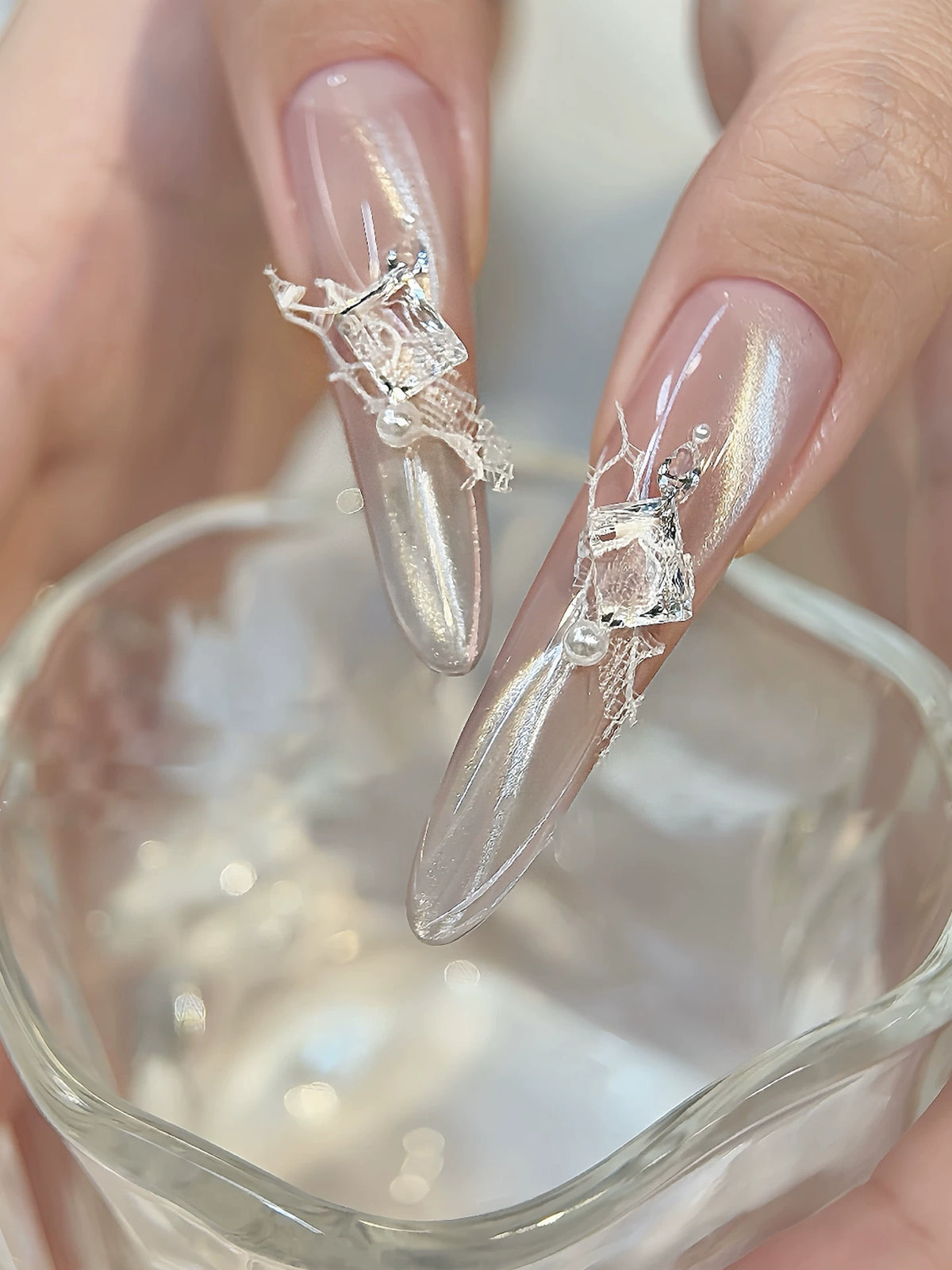 Spring and summer handmade popular wear-resistant long pointed nails stereo carved cat eye show off fake nails finished wedding nails