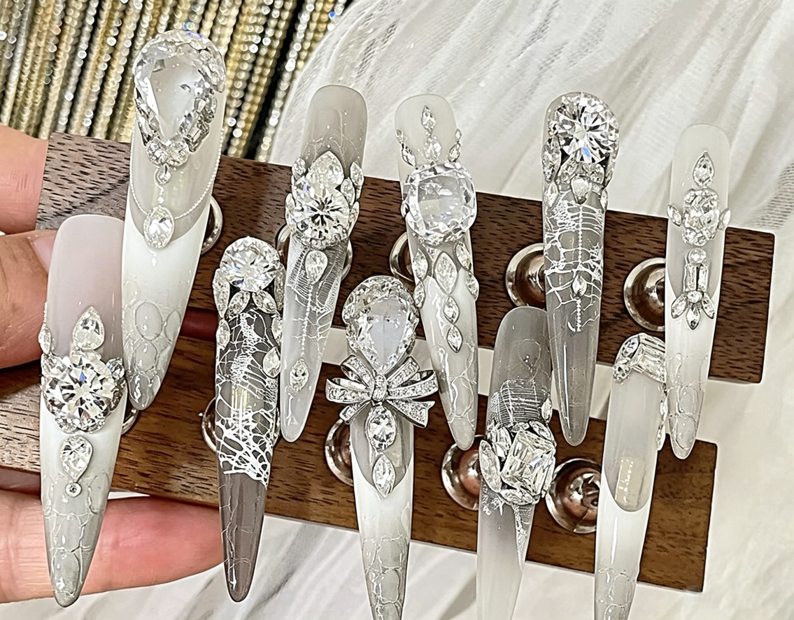 Full diamond flash full zirconium crocodile pattern handmade customizable wearable armor accessible luxury heavy industry detachable manicure
