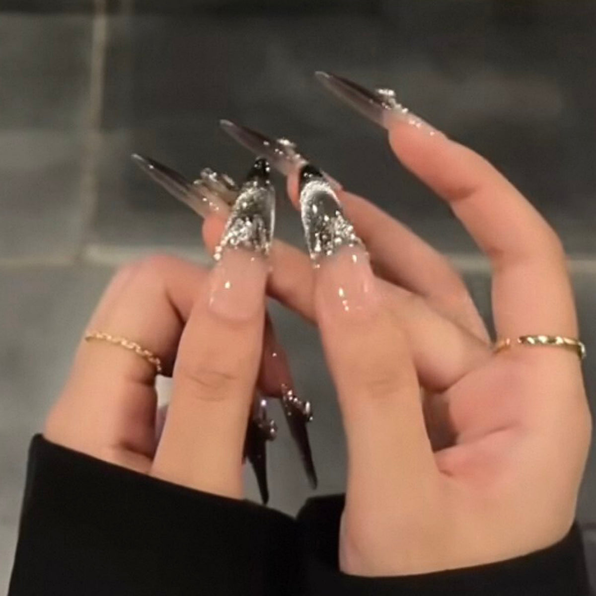 Sweet and cool style, white and sparkling, dark smile, cat eye, stacked diamonds, high-end long style handmade wearable nails