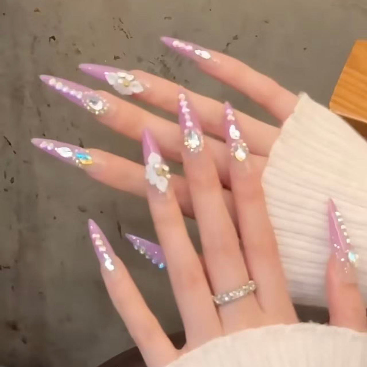 Handmade press-on nails, full diamond floral design, irregular shaped rhinestones, extra long length, whitening effect, high-end manicure, nail stickers