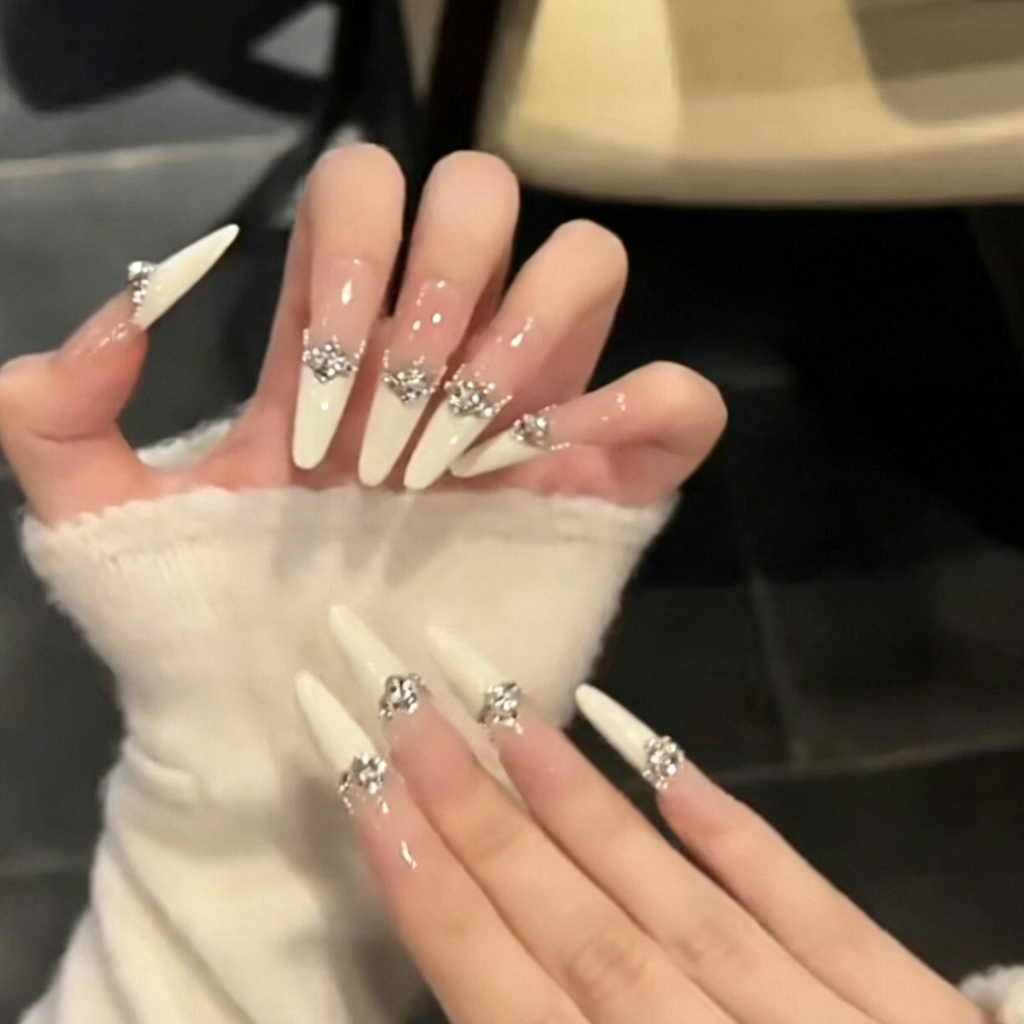 High-end, soft, milky white, french-style, exquisite, diamond-studded chain, accessible luxury, long, handmade press-on nails