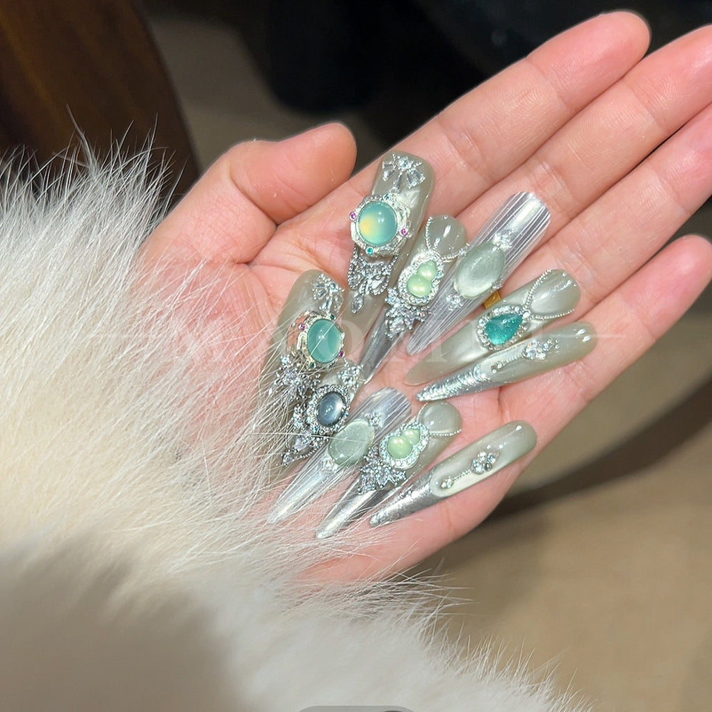 Light luxury handmade new Chinese manicure Chinese style gourd wearing manicure temperament white manicure