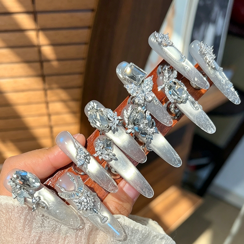 Light luxury wearing armor, full of zirconium and full of fairy air French whitening advanced sense manicure