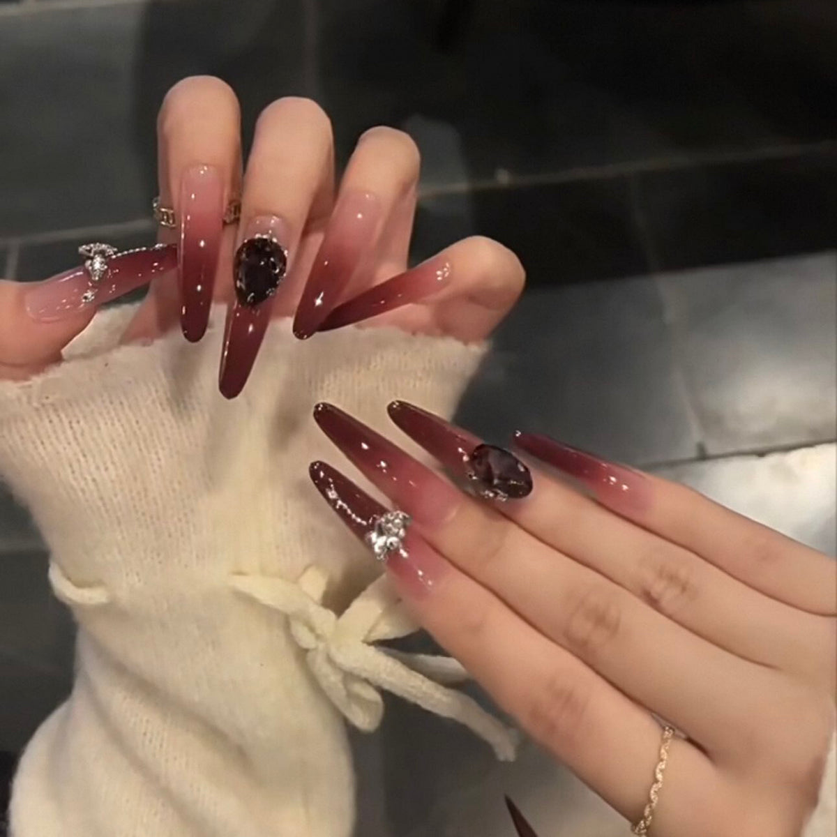 High-end, whitening, gradient cherry color, french diamond, fine long hand-worn nails