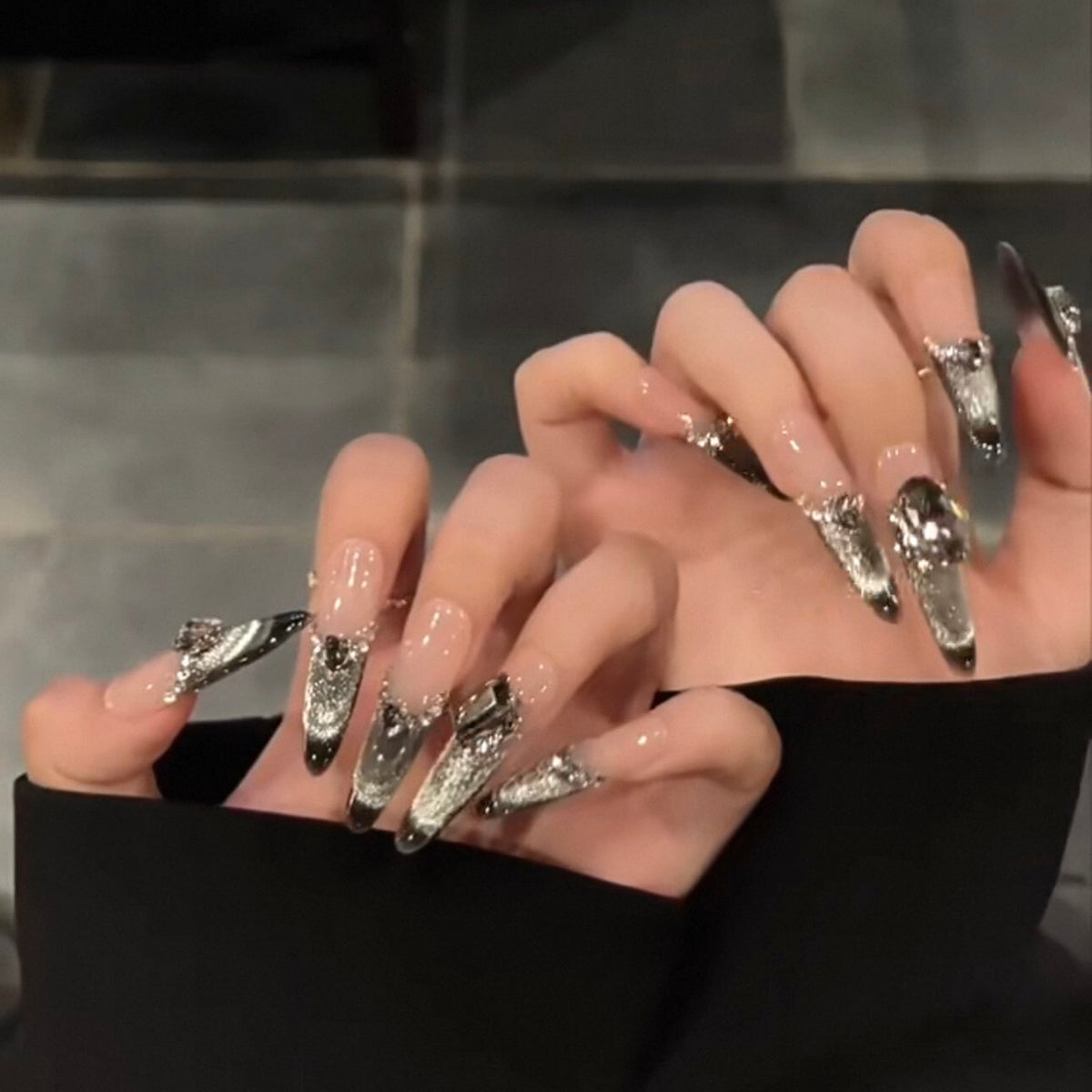 Sweet and cool style, white and sparkling, dark smile, cat eye, stacked diamonds, high-end long style handmade wearable nails