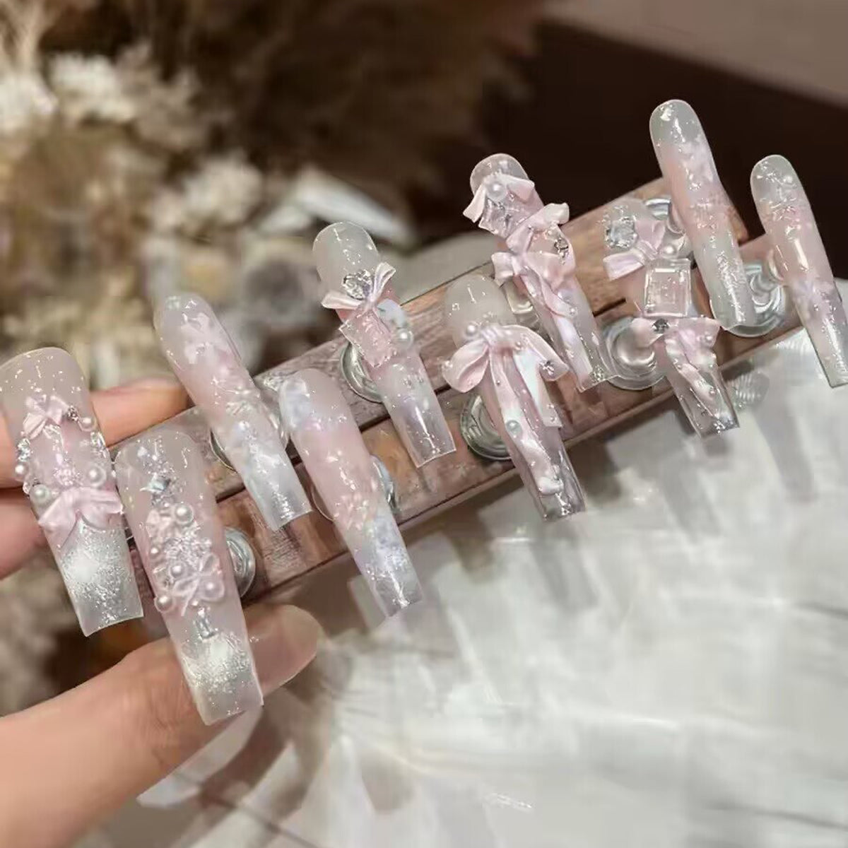 Snowflake silk press-on nails, handmade, wearable manicure, nail stickers, removable, reusable