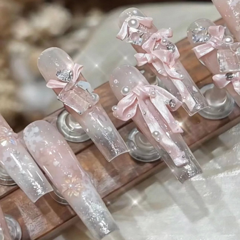 Snowflake silk press-on nails, handmade, wearable manicure, nail stickers, removable, reusable